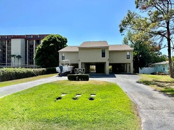 7042 Hibiscus Ave S, South Pasadena, FL 33707