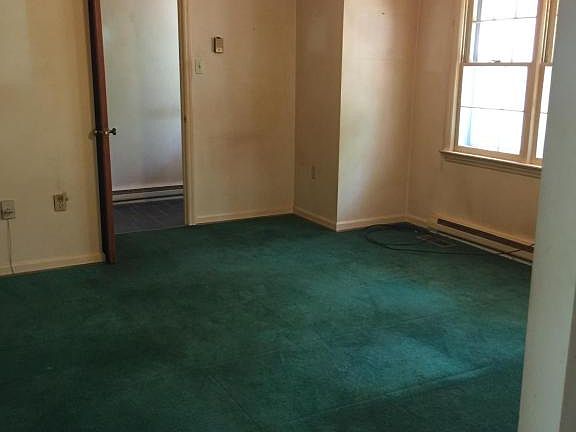 2nd image of 2475 Spruce Ave