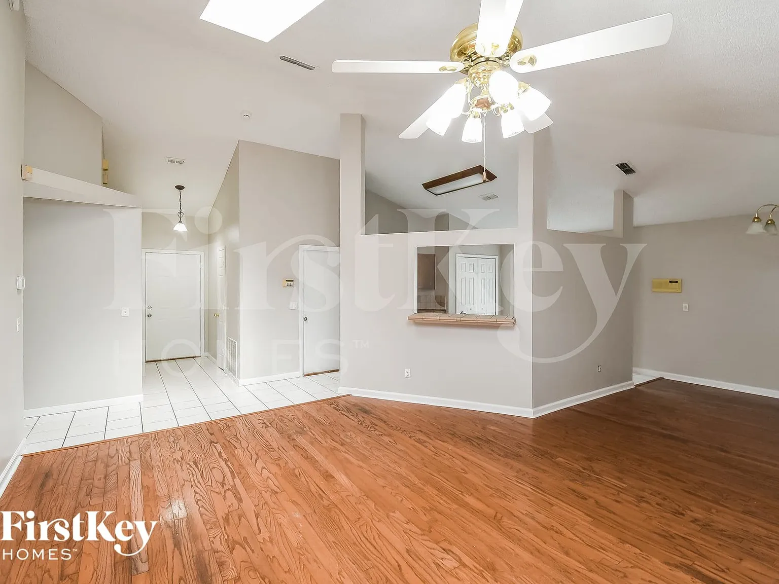 3 bed, 2.0 bath, 1480 sqft, $2,400 — Photo 3