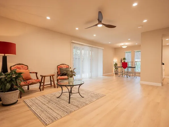 5498 Roundtree Drive #B, Concord, CA 94521