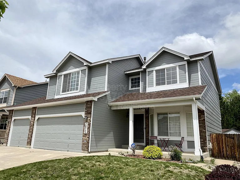 2825 Dristol Dr — Photo 1