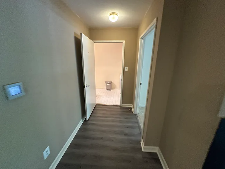 4906 Columbia Rd #2 — Photo 32