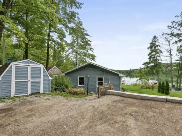 800 Kimberly Dr NE, Sparta, MI 49345