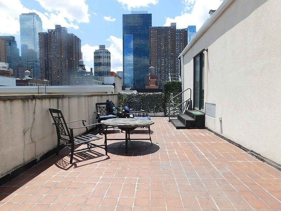 1st image of 457 W 46th St #5AA