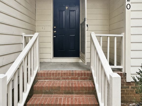 4th image of 2020 Canterbury Rd