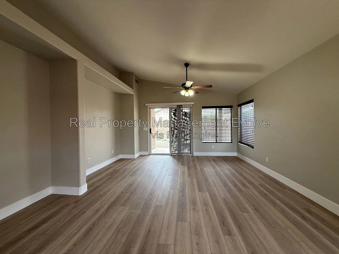 3 bed, 2.0 bath, 1353 sqft, $2,100 — Photo 4