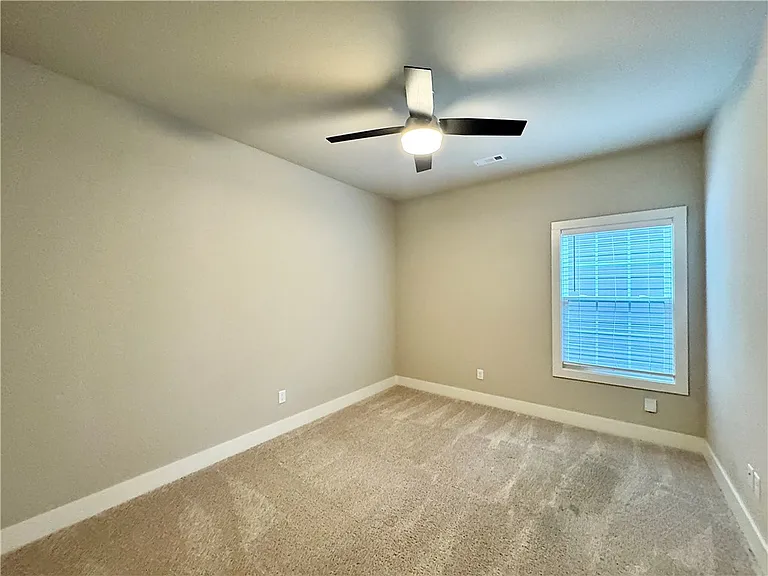 1011 NE Heights Ln — Photo 18
