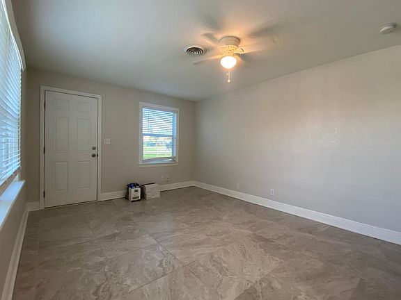 3rd image of 3330 S Peninsula Dr