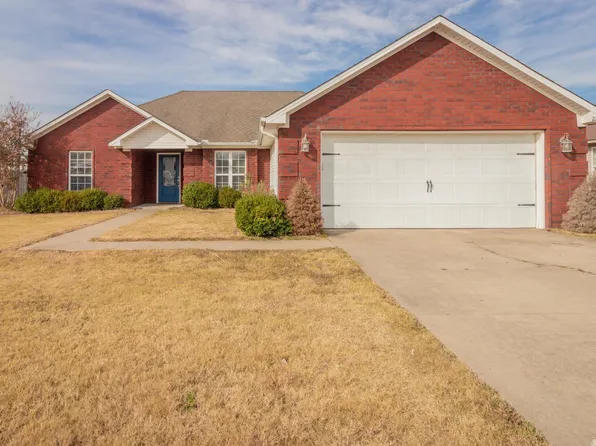 225 N Oak St, Brookland, AR 72417