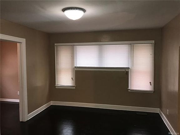 4th image of 16535 Birwood St