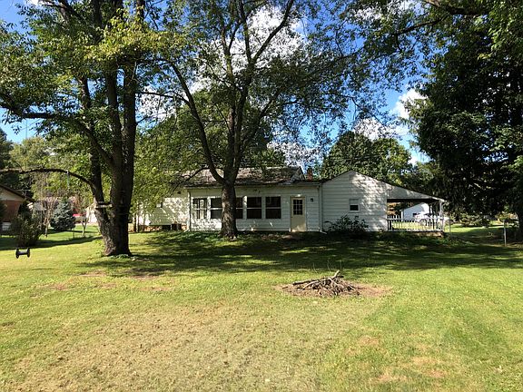 4th image of 145 Riverview Dr