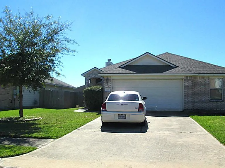 7905 Diamond Oak Dr — Photo 2