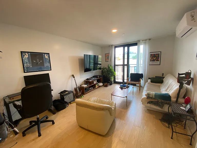 24 Wilson Ave #2A — Photo 4