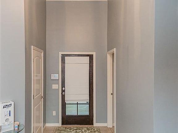 4th image of 4521 Amberley Dr