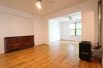 1116 W Polk St #3 — Photo 8