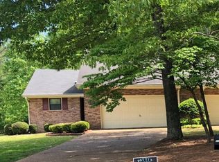 275 Woodcastle Dr, Florence, AL 35630