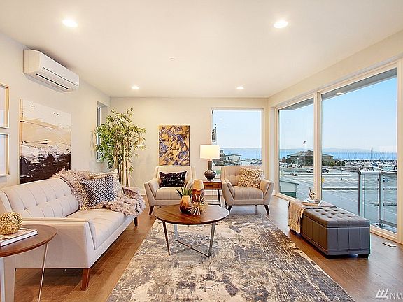 4th image of 22529 6th Ave S Unit 201