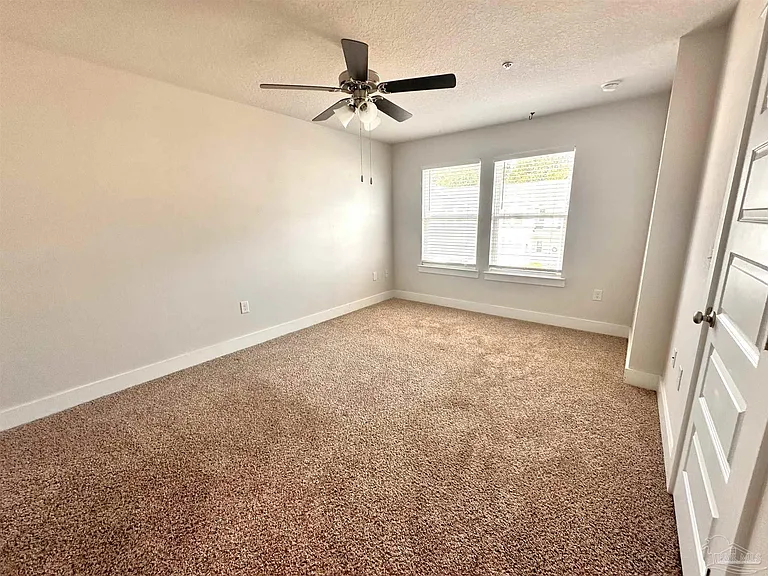 1542 Iroquois Ct — Photo 12