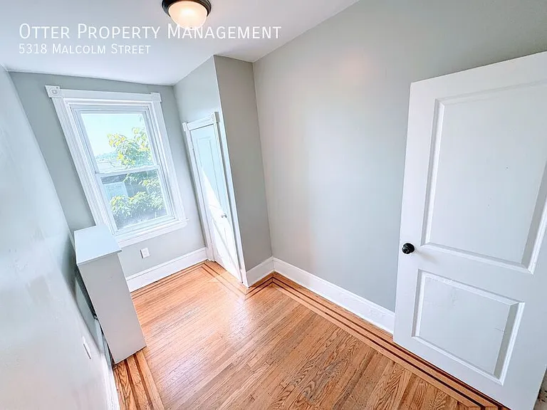 5318 Malcolm St — Photo 23