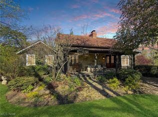 439 Oak Hollow Rd, Aurora, OH 44202