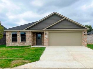 1853 Topaz St, Pryor, OK 74361