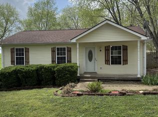 1312 Gratton Rd, Clarksville, TN 37043