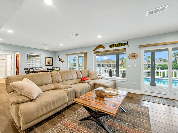 3rd image of 318 Mustang Blvd