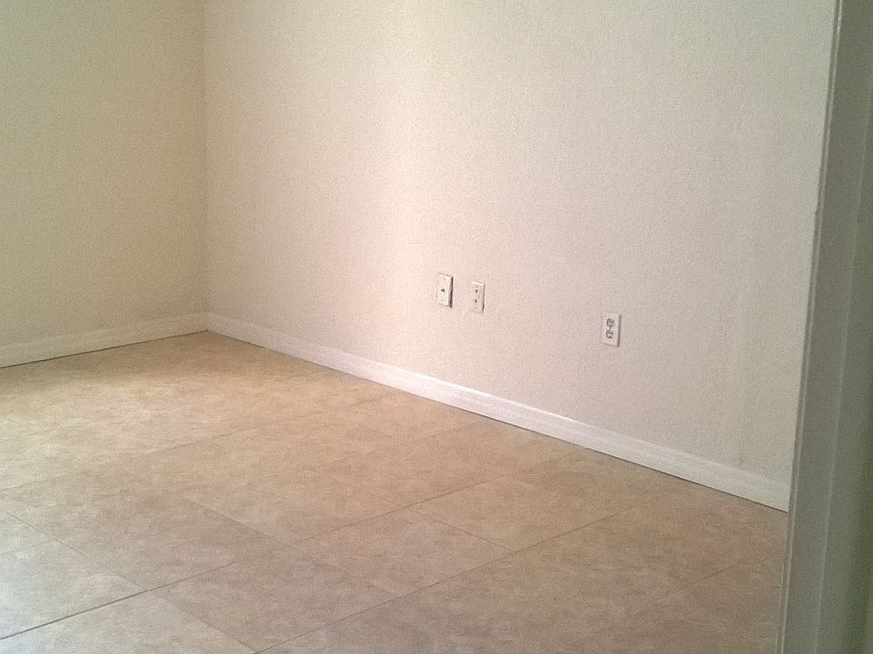 1st image of 2814 Somerset Park Dr APT 103
