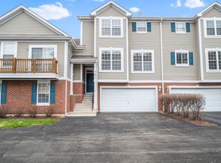 587 Declaration Ln, Aurora, IL 60502