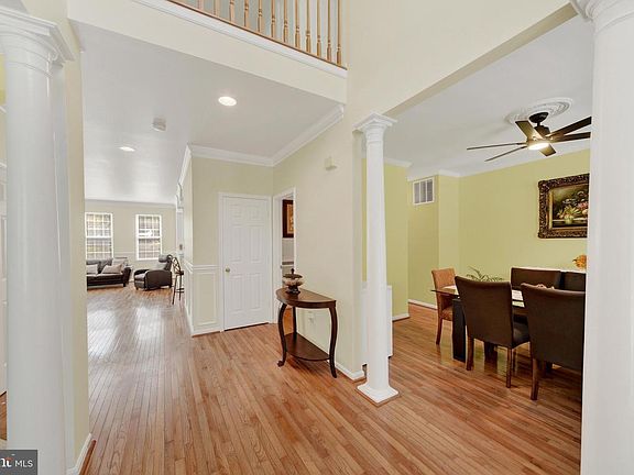 4th image of 1223 Waterview Way