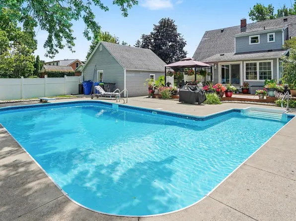 124 W Nelson St, Midland, MI 48640