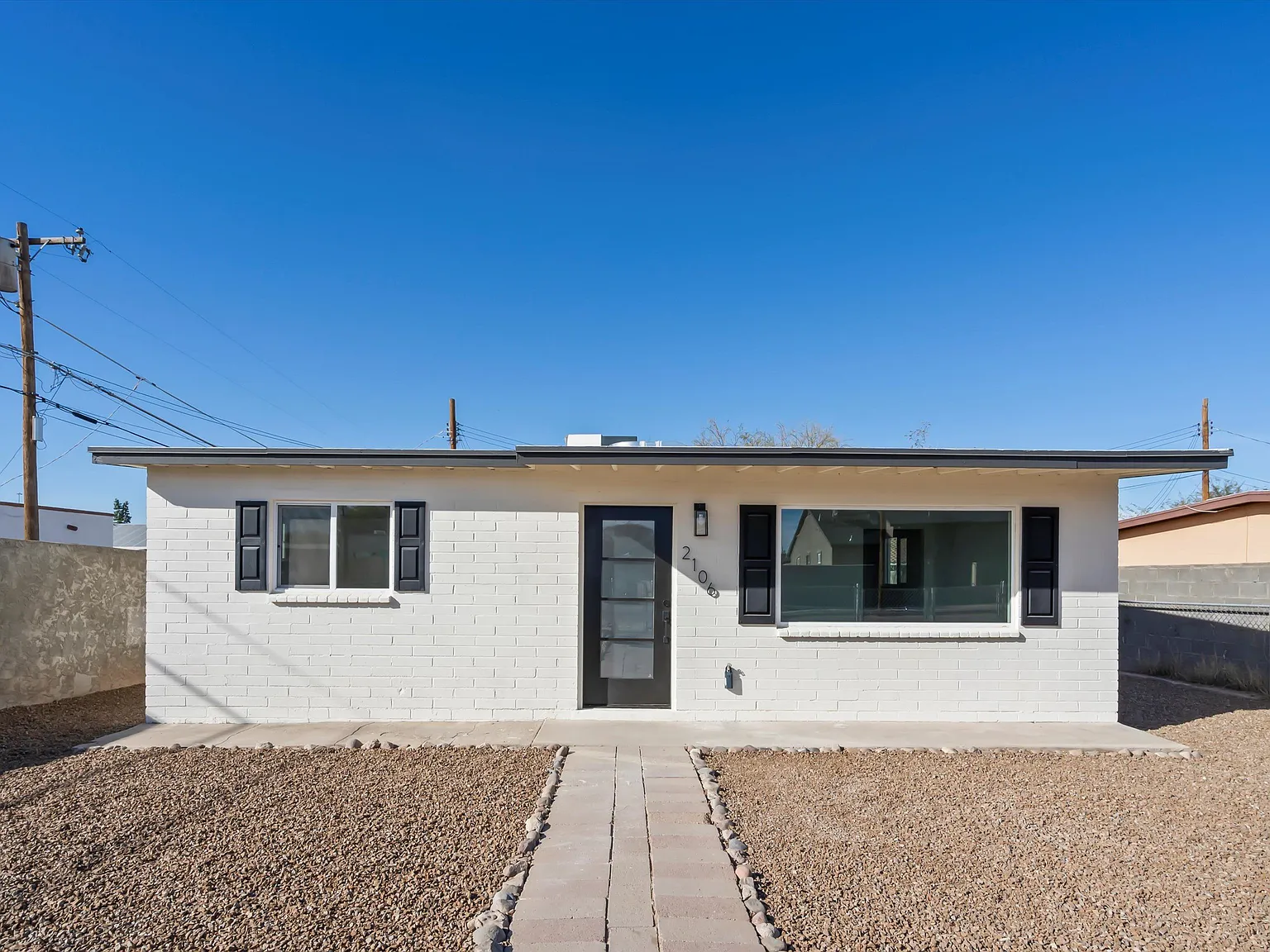 2 bed, 1.0 bath, 770 sqft, $1,550 — Photo 1