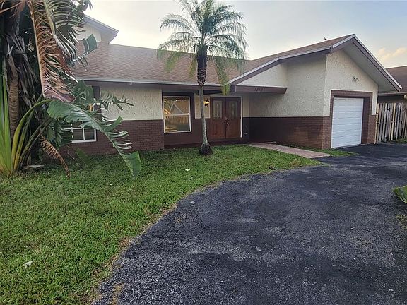 3rd image of 1319 SW 83rd Ave