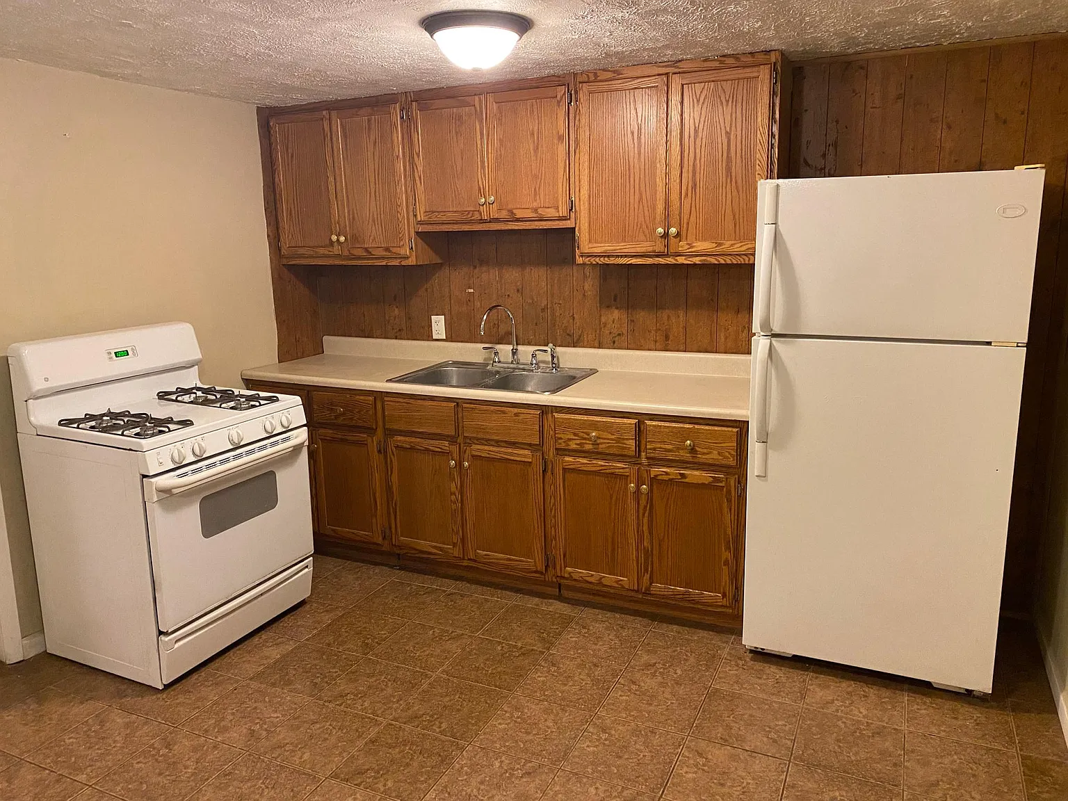 732 N Hill St — Photo 4