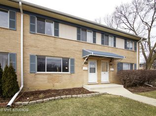 1644 Greenwood Rd, Glenview, IL 60026