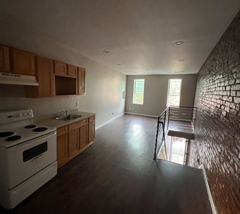 2nd image of 2100 E Ann St Floor 2