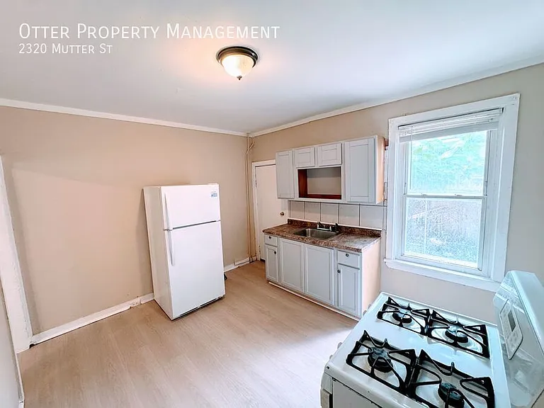 2320 Mutter St — Photo 8