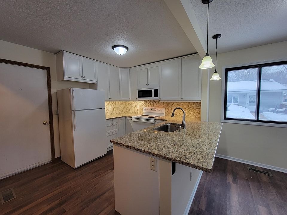 1st image of 4305 Parkview Ct #4305