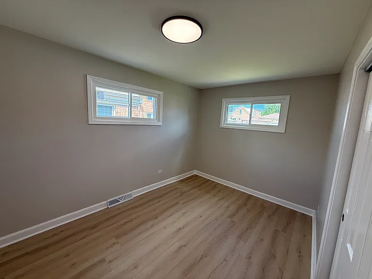 5321 S Kostner Ave — Photo 9