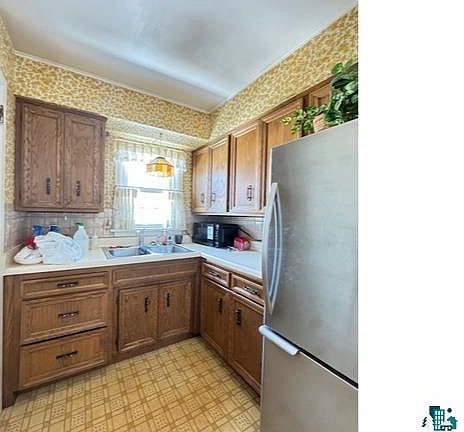 5th image of 2509 Springvale Rd