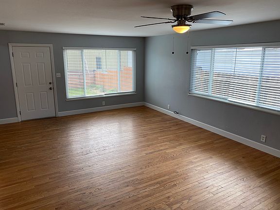 3rd image of 413 Tahoe Ave