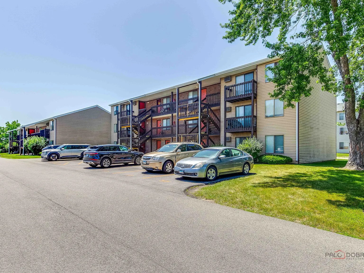 Hawthorne Glen Apartments — Photo 2