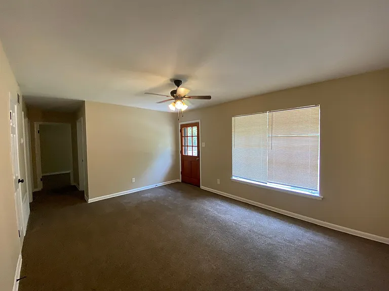 6 Winchester Dr — Photo 4