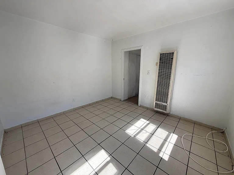 6210 S Vermont Ave #1/4 — Photo 4