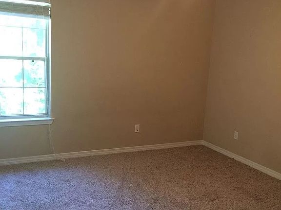 3rd image of 28535 Canterbury Rd