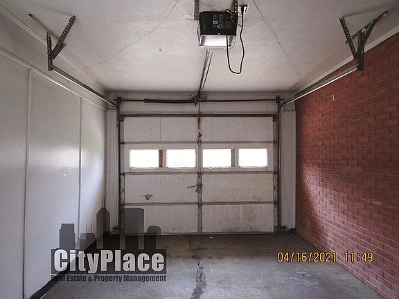 5th image of 7214 E 52nd St