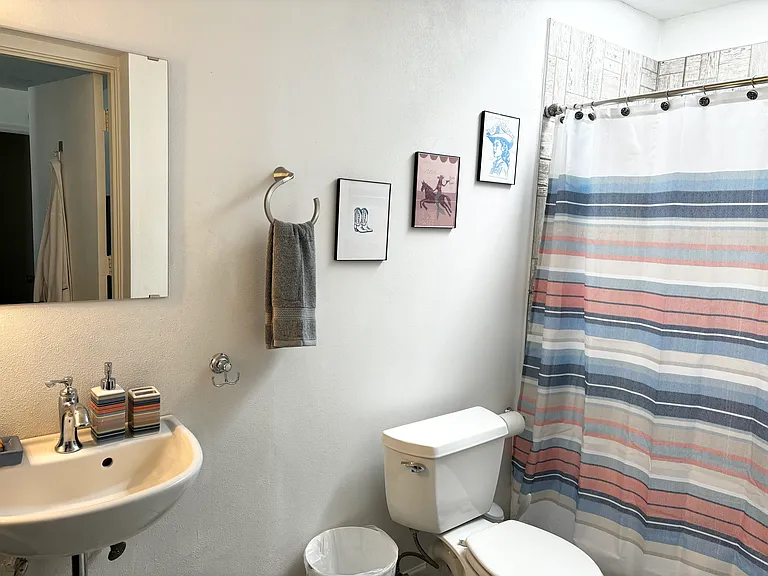 2017 E Meadow Dr — Photo 16