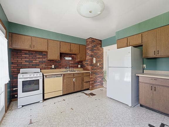 5th image of 1119 94th Ave W