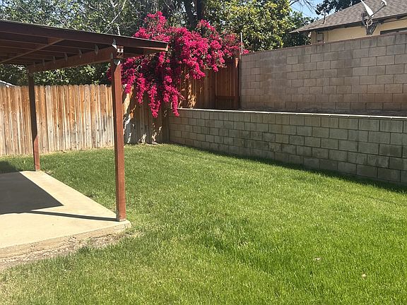 2nd image of 4008 Havenhurst Ave