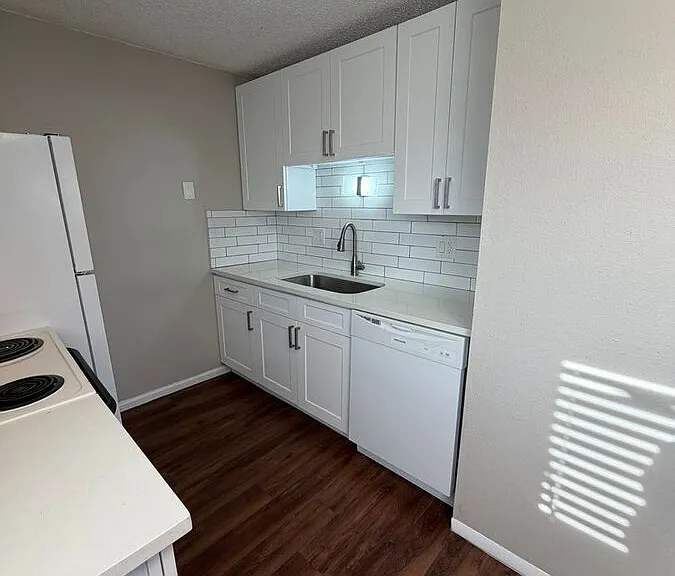 1065 Saulsbury St #101 — Photo 6